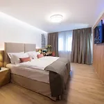 Locanda Gaestehaus Zum Roten Hahn