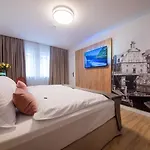 Kro Gaestehaus Zum Roten Hahn *