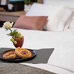 Gaestehaus Zum Roten Hahn Locanda