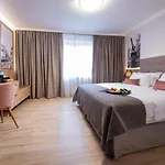 Gaestehaus Zum Roten Hahn Kro *