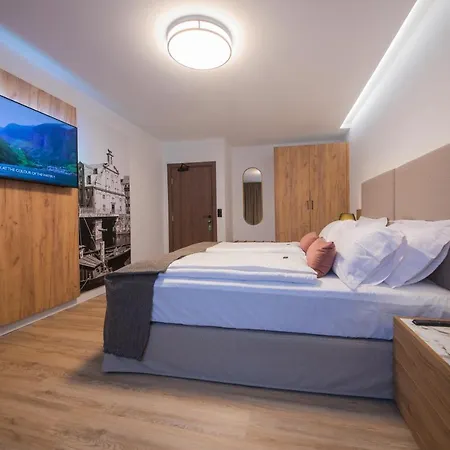 Värdshus Gaestehaus Zum Roten Hahn *