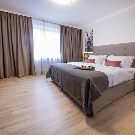 Gaestehaus Zum Roten Hahn Πανδοχείο Λούνεμπουργκ
