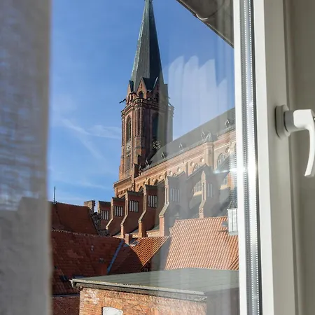 Värdshus Gaestehaus Zum Roten Hahn