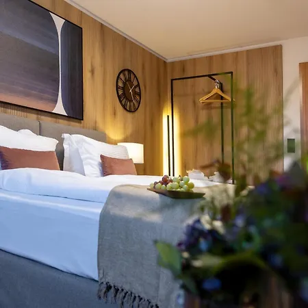 Gaestehaus Zum Roten Hahn *