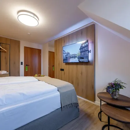 Gastehaus Zum Roten Hahn *