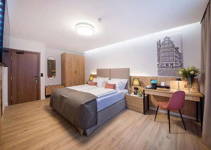 אורחן Gaestehaus Zum Roten Hahn
